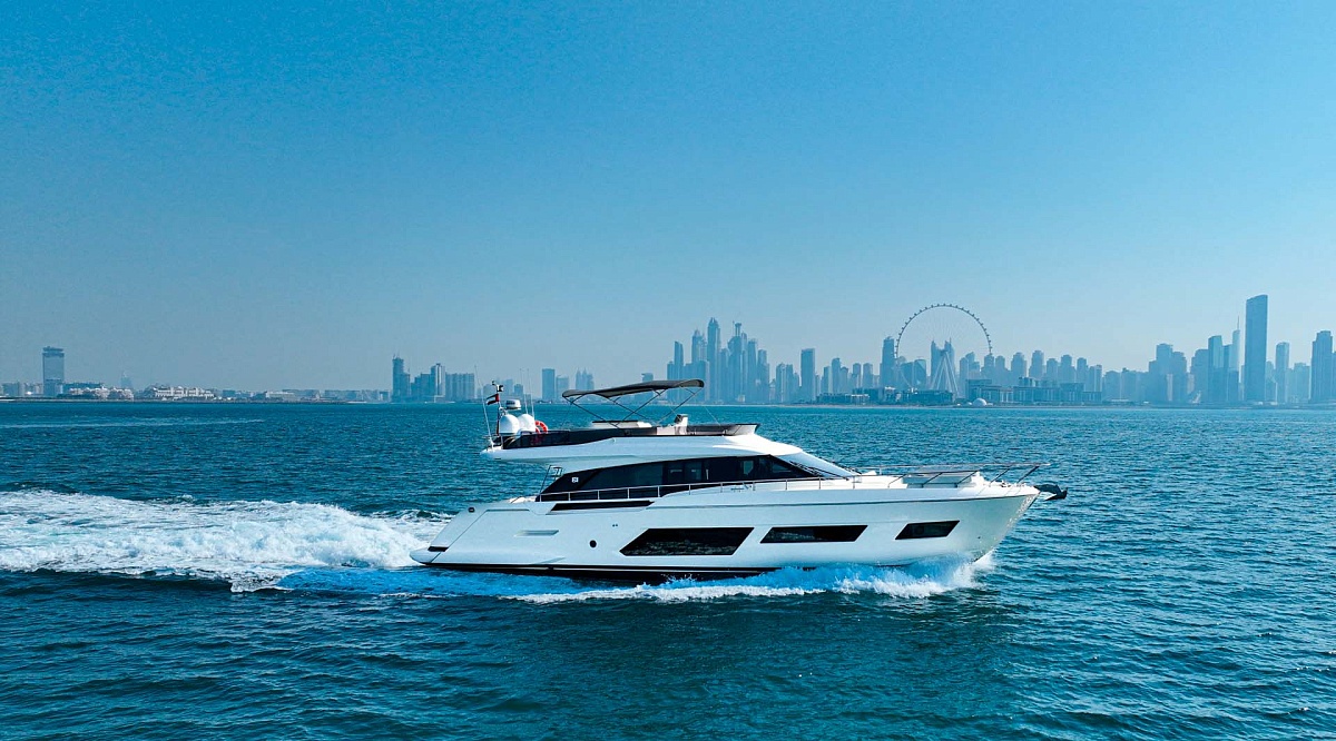 Аренда моторной яхты Ferretti 670 Bella 4 в Дубае, ОАЭ
